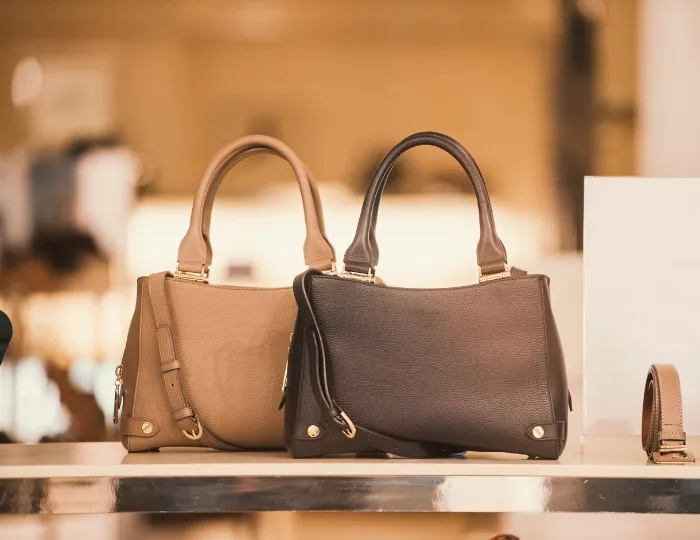 Custom Bag Manufacturers: A Complete Guide for Brands & Startups (2025) 1 custom Bag-Manufacturers