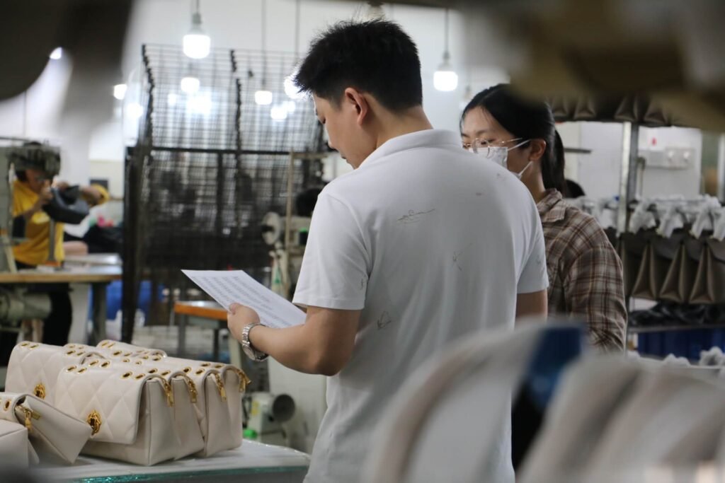 Custom Crossbody Bag Manufacturing: A Brand’s Guide to Smarter Sourcing and Scaling 3 quality control inspection for leather crossbody bag manufacturing